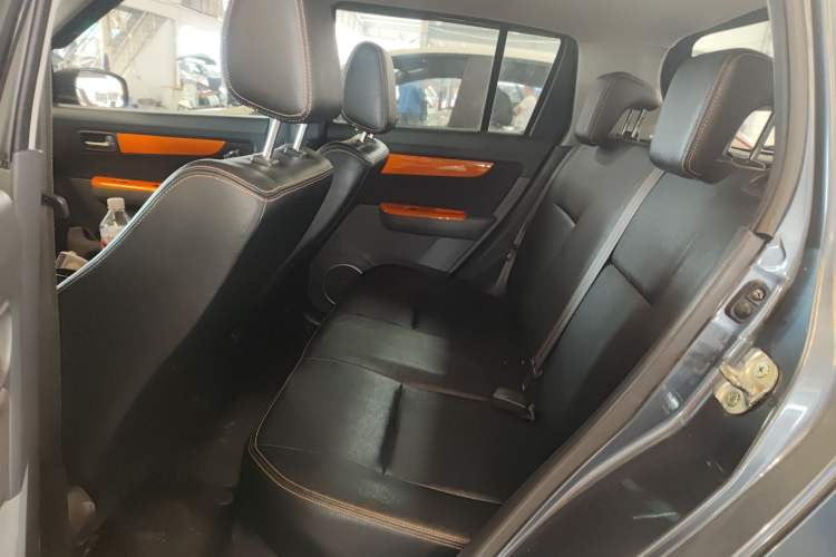 Used Suzuki Swift 2016 1.5L Automatic Fashionable Coolplay Edition Interior 4