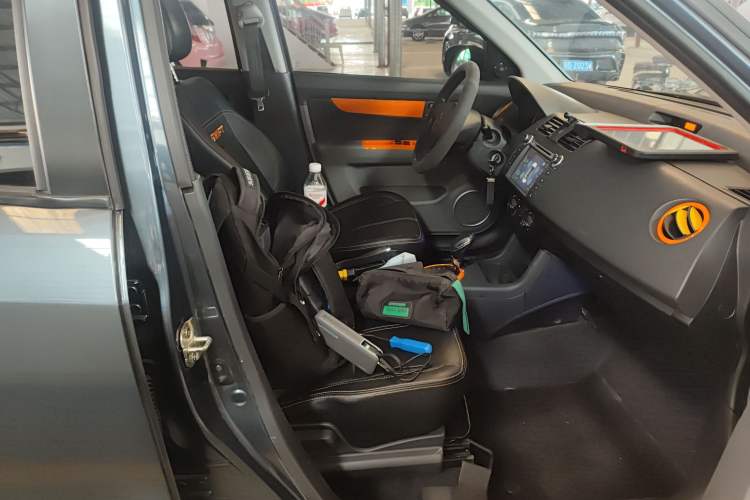 Used Suzuki Swift 2016 1.5L Automatic Fashionable Coolplay Edition Right Front Seat