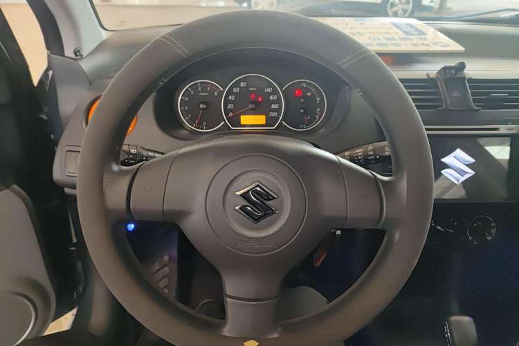 Used Suzuki Swift 2016 1.5L Automatic Fashionable Coolplay Edition Steering Wheel
