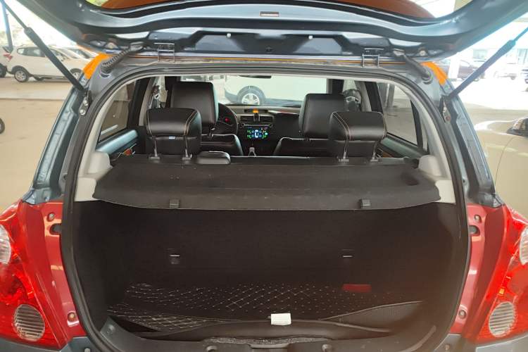 Used Suzuki Swift 2016 1.5L Automatic Fashionable Coolplay Edition Trunk