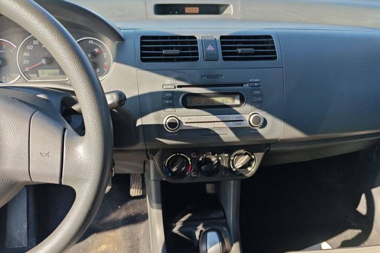 Used Suzuki Swift 2014 1.5L Automatic Fashion Edition Audio And AC Panel