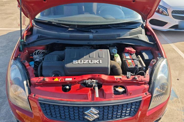 Used Suzuki Swift 2014 1.5L Automatic Fashion Edition Engine Bay