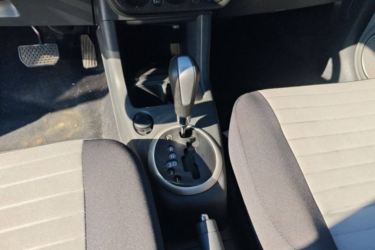 Used Suzuki Swift 2014 1.5L Automatic Fashion Edition Gear Lever