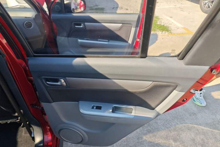 Used Suzuki Swift 2014 1.5L Automatic Fashion Edition Interior 6