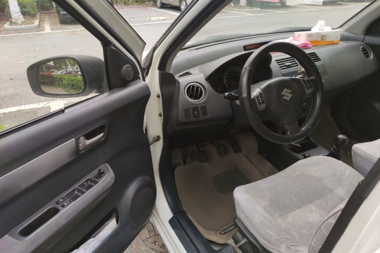 Used Suzuki Swift 2005 1.3L Manual Luxury Model Driver Seat