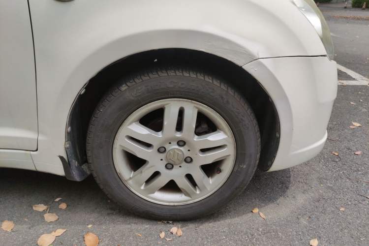 Used Suzuki Swift 2005 1.3L Manual Luxury Model Right Front Wheel Hub
