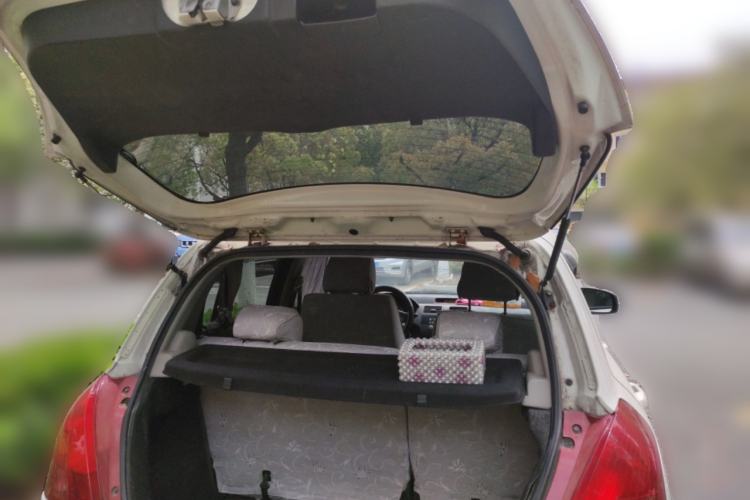 Used Suzuki Swift 2005 1.3L Manual Luxury Model Trunk