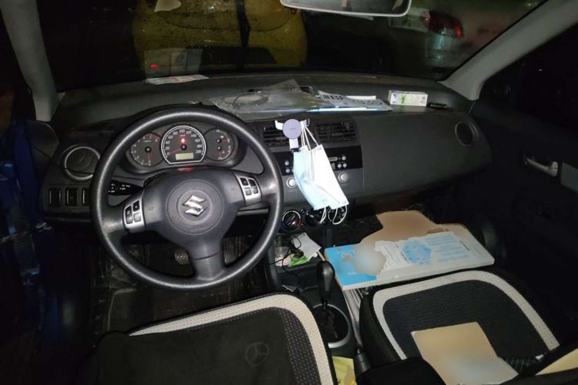 Used Suzuki Swift 2007 1.5L Manual Xuanrui Edition Center Console
