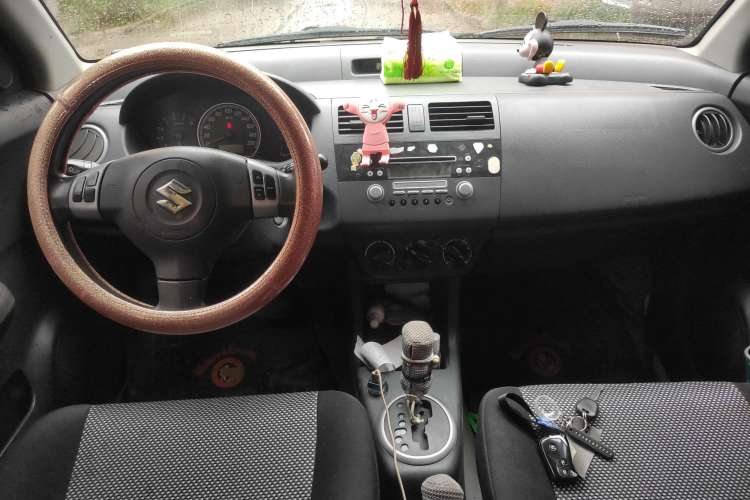 Used Suzuki Swift 2007 1.5L Automatic Xuanrui Edition Center Console