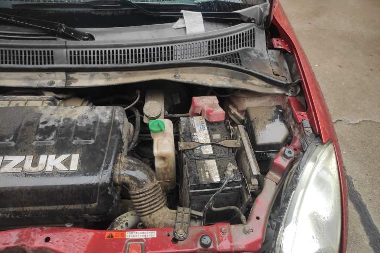 Used Suzuki Swift 2007 1.5L Automatic Xuanrui Edition Engine Bay Left