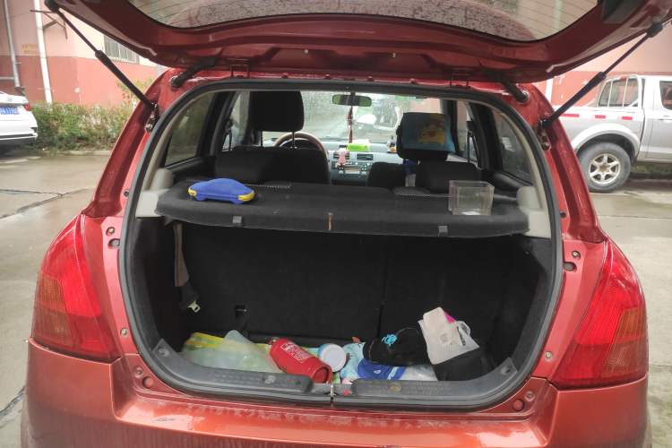 Used Suzuki Swift 2007 1.5L Automatic Xuanrui Edition Trunk