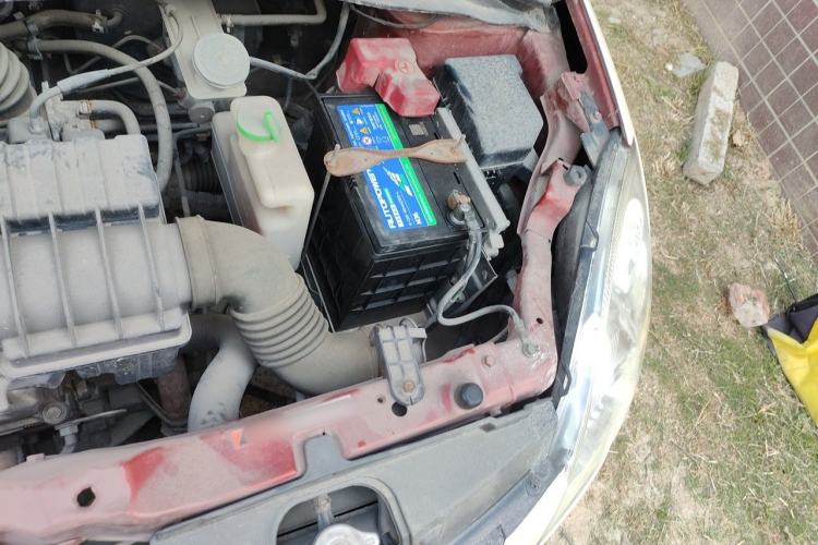 Used Suzuki Swift 2008 1.5L Manual - Ultra-Stylish Xuanrui Model Engine Bay Left