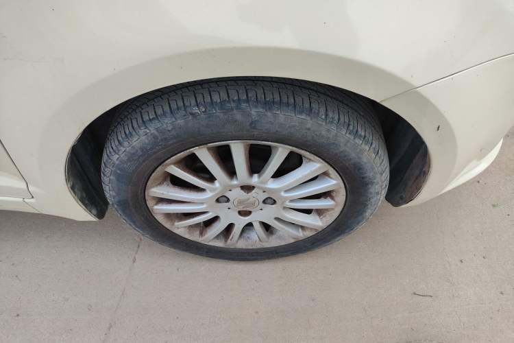 Used Suzuki Swift 2008 1.5L Manual - Ultra-Stylish Xuanrui Model Right Front Wheel Hub