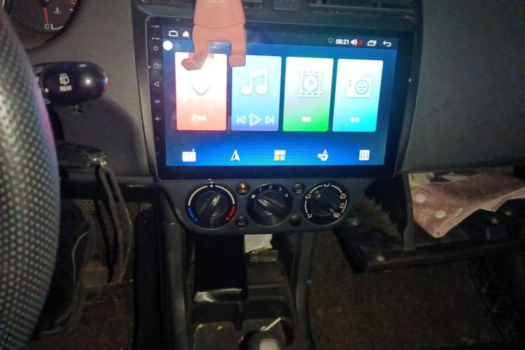 Used Suzuki Swift 2008 1.5L Automatic – Ultra-Stylish Xuanrui Edition Audio And AC Panel