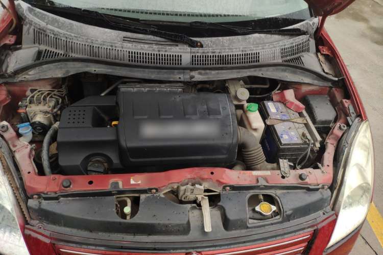 Used Suzuki Swift 2008 1.5L Manual - Ultra-Stylish Xuanrui Model Engine Bay