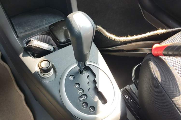 Used Suzuki Swift 2008 1.5L Automatic – Ultra-Stylish Xuanrui Edition Gear Lever