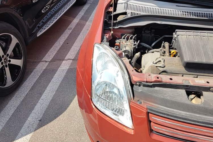 Used Suzuki Swift 2008 1.5L Automatic – Ultra-Stylish Xuanrui Edition Right Front Headlight