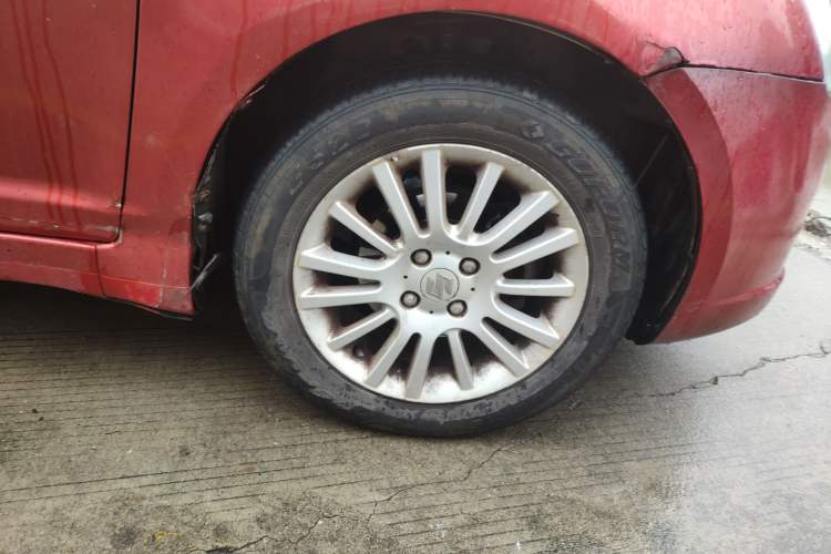 Used Suzuki Swift 2008 1.5L Manual - Ultra-Stylish Xuanrui Model Right Front Wheel Hub