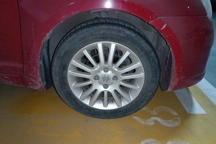 Used Suzuki Swift 2008 1.5L Automatic – Ultra-Stylish Xuanrui Edition Right Front Wheel Hub