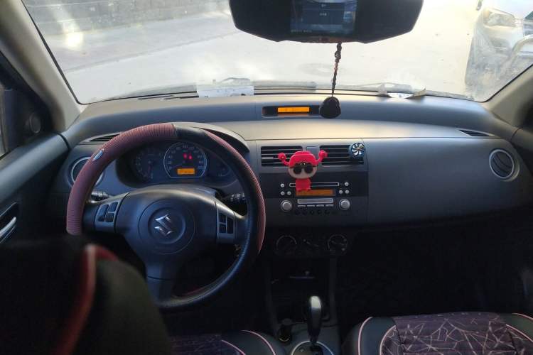 Used Suzuki Swift 2009 1.5L Automatic Alice Center Console