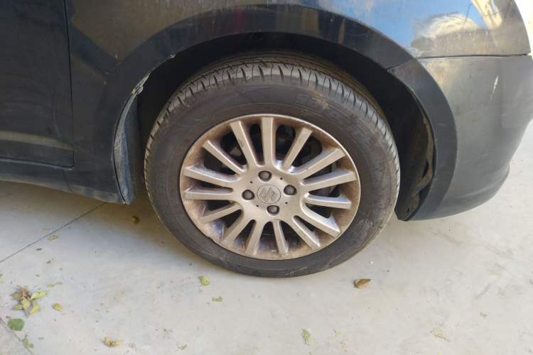 Used Suzuki Swift 2009 1.5L Automatic Alice Right Front Wheel Hub