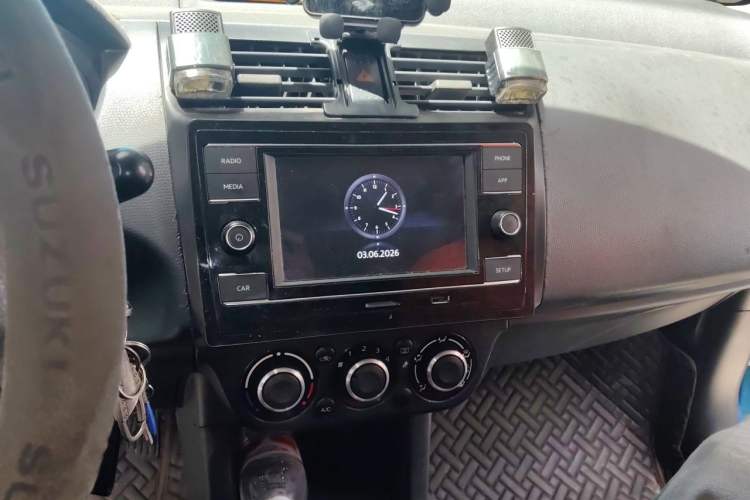 Used Suzuki Swift 2009 1.5L Manual MoKe Edition Audio And AC Panel