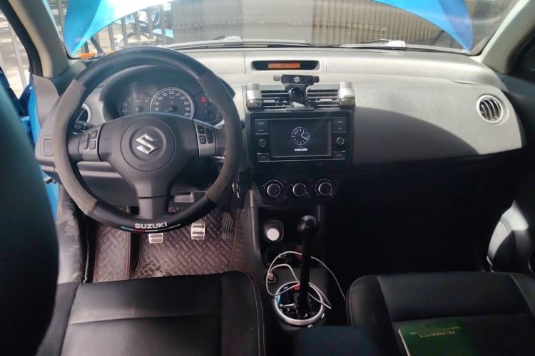 Used Suzuki Swift 2009 1.5L Manual MoKe Edition Center Console
