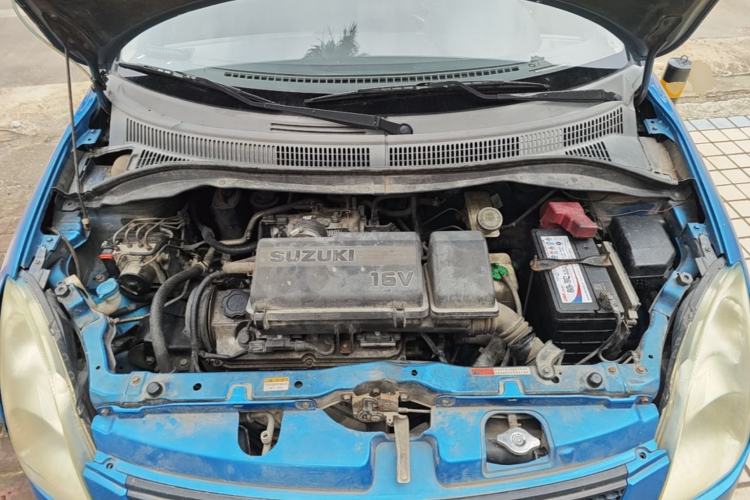 Used Suzuki Swift 2009 1.3L Automatic Value Edition Engine Bay