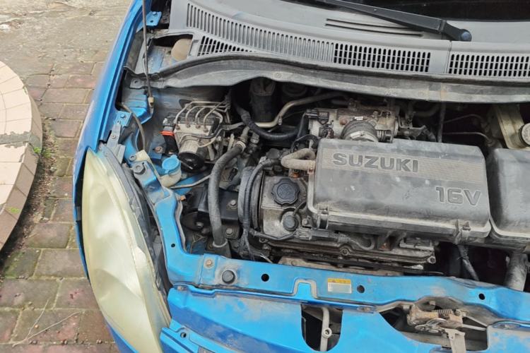 Used Suzuki Swift 2009 1.3L Automatic Value Edition Engine Bay Right