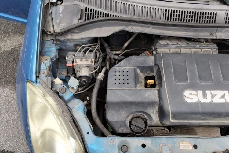 Used Suzuki Swift 2009 1.5L Manual Dual-Tone Xuanrui Edition Engine Bay Right
