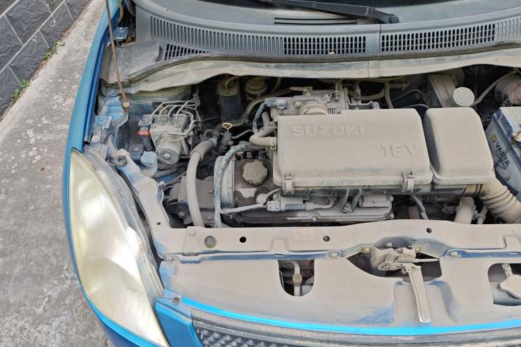 Used Suzuki Swift 2009 1.3L Manual Value Edition Engine Bay Right