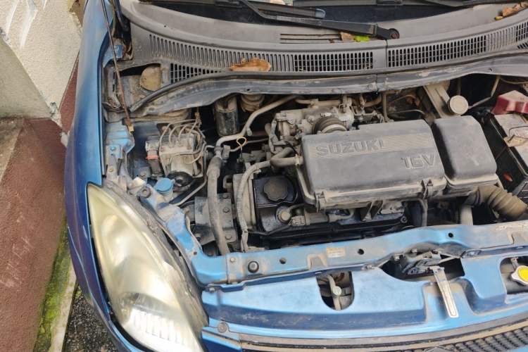 Used Suzuki Swift 2009 1.3L Manual Value Edition Engine Bay Right