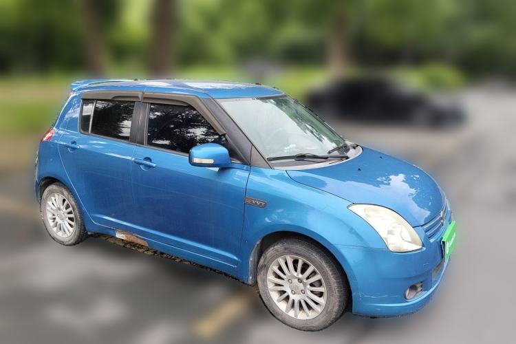 Used Suzuki Swift 2009 1.5L Manual Dual-Tone Xuanrui Edition Front Right 45 Deg
