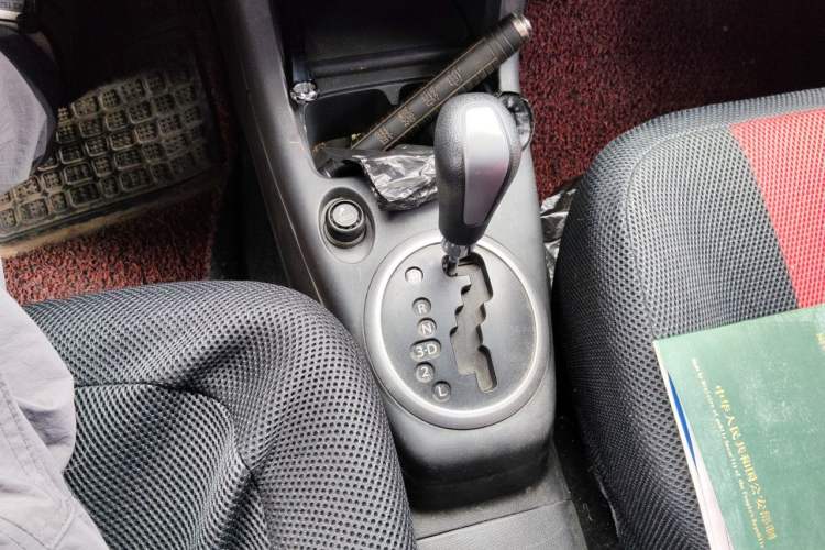 Used Suzuki Swift 2009 1.5L Manual Dual-Tone Xuanrui Edition Gear Lever