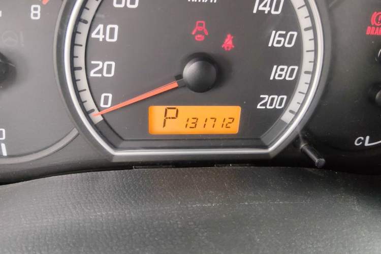 Used Suzuki Swift 2009 1.5L Manual Dual-Tone Xuanrui Edition Odometer Close Up