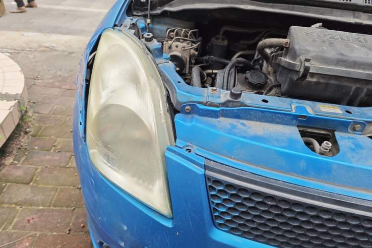 Used Suzuki Swift 2009 1.3L Automatic Value Edition Right Front Headlight