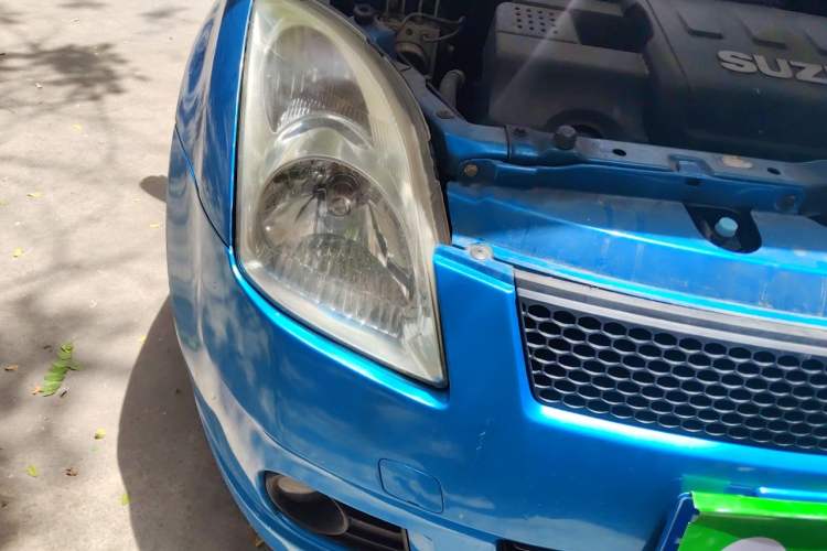 Used Suzuki Swift 2009 1.5L Manual MoKe Edition Right Front Headlight