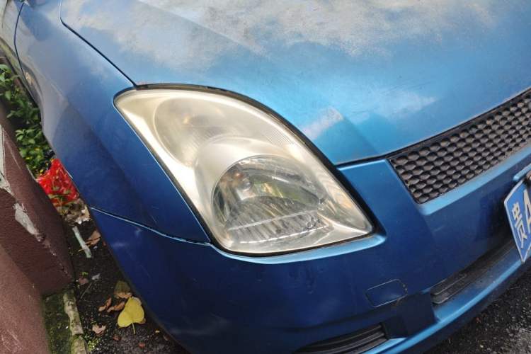 Used Suzuki Swift 2009 1.3L Manual Value Edition Right Front Headlight