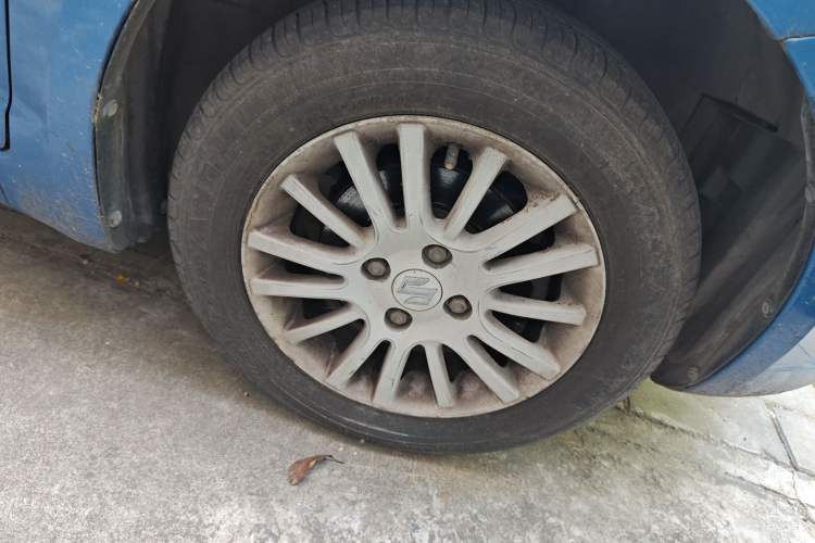 Used Suzuki Swift 2009 1.3L Manual Value Edition Right Front Wheel Hub