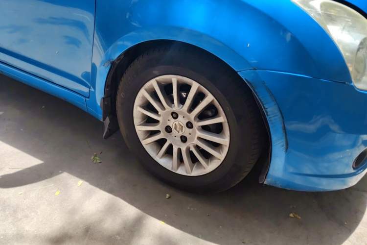Used Suzuki Swift 2009 1.5L Manual MoKe Edition Right Front Wheel Hub