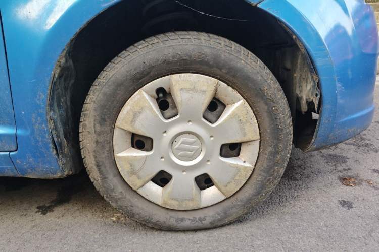 Used Suzuki Swift 2009 1.3L Manual Value Edition Right Front Wheel Hub