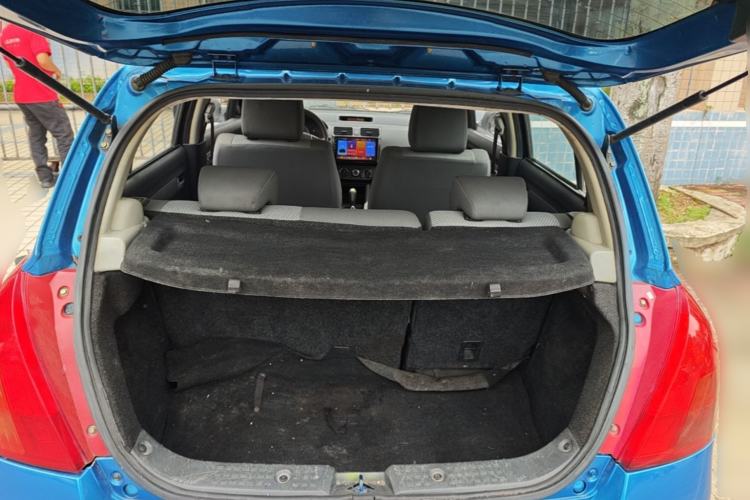 Used Suzuki Swift 2009 1.3L Automatic Value Edition Trunk