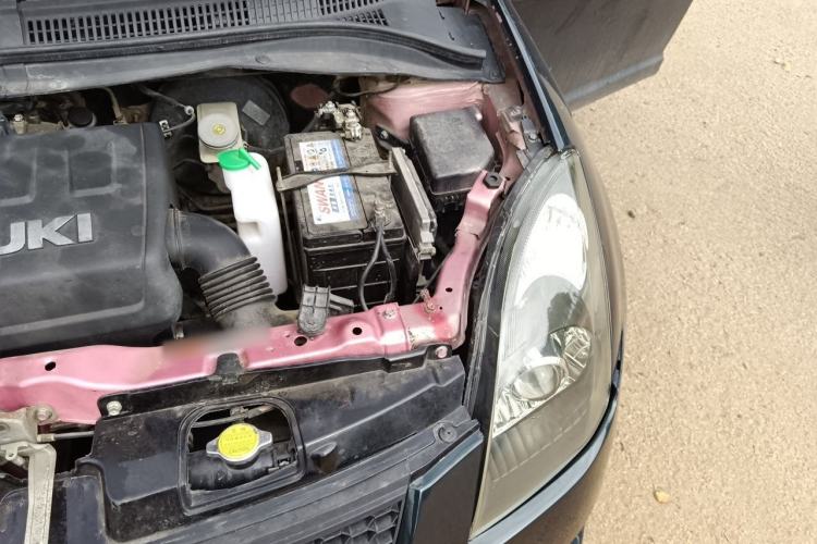 Used Suzuki Swift 2009 1.5L Automatic Alice Engine Bay Left