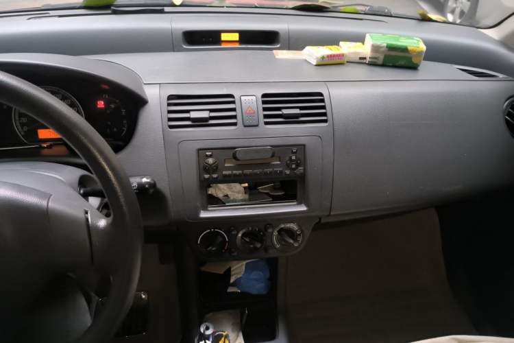 Used Suzuki Swift 2009 1.3L Manual Value Edition Audio And AC Panel