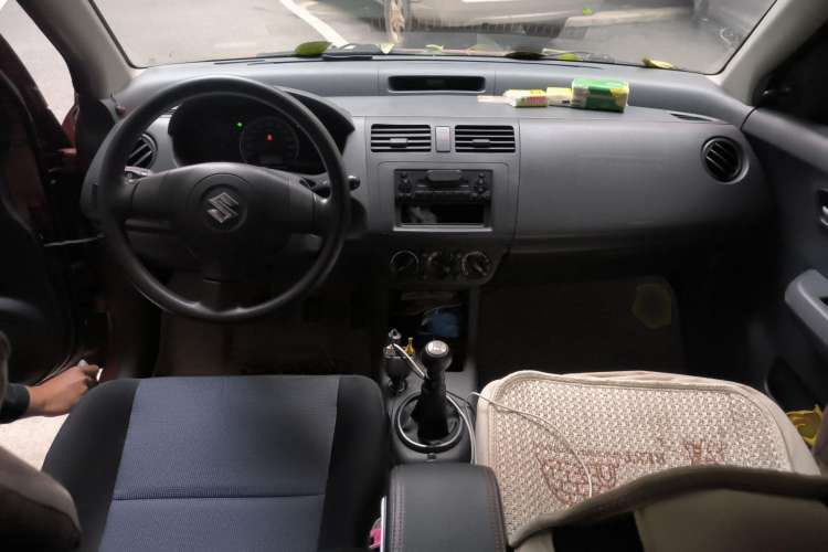 Used Suzuki Swift 2009 1.3L Manual Value Edition Center Console