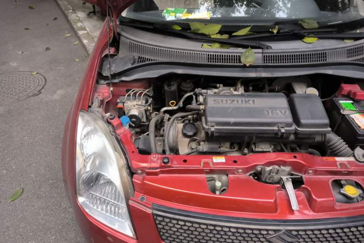 Used Suzuki Swift 2009 1.3L Manual Value Edition Engine Bay Right