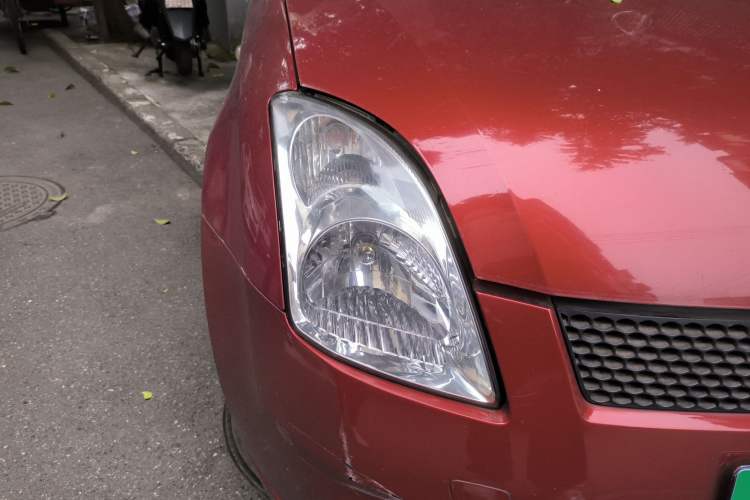 Used Suzuki Swift 2009 1.3L Manual Value Edition Right Front Headlight