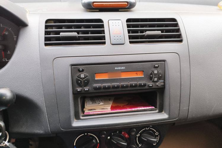 Used Suzuki Swift 2009 1.3L Automatic Value Edition Audio And AC Panel