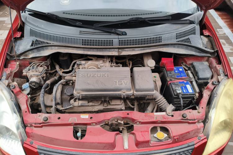 Used Suzuki Swift 2009 1.3L Automatic Value Edition Engine Bay