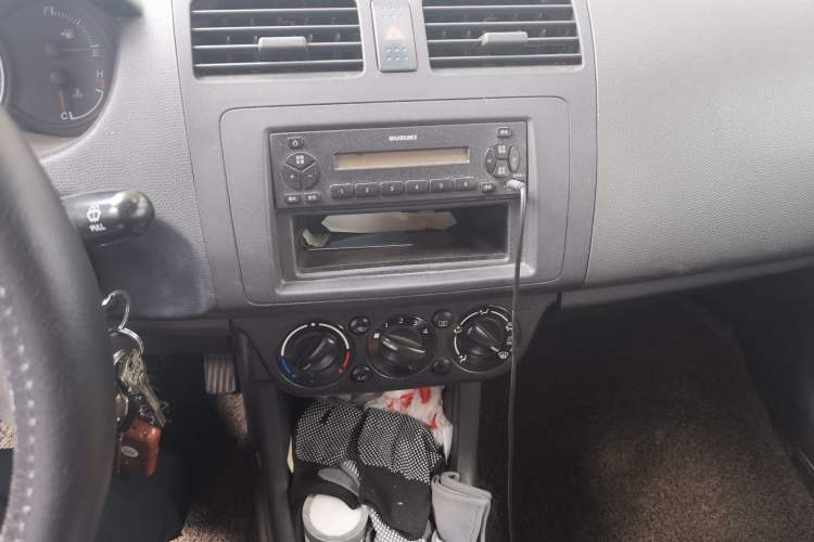 Used Suzuki Swift 2009 1.3L Manual Value Edition Audio And AC Panel